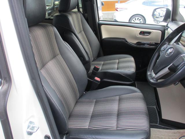 ノア Ｓｉ　ダブルバイビーＩＩＩ　４ＷＤ　セーフティセンス　純正エンジンスターター　寒冷地仕様　ワンオーナー　両側パワースライドドア　最終モデル（9枚目）