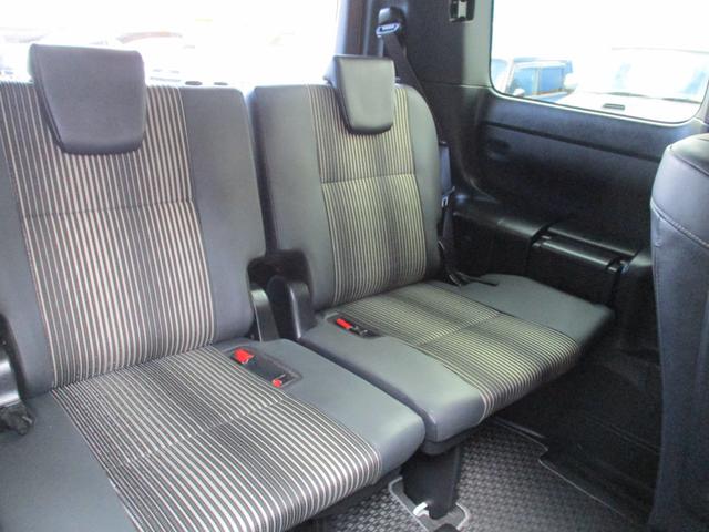 ノア Ｓｉ　ダブルバイビーＩＩＩ　４ＷＤ　セーフティセンス　純正エンジンスターター　寒冷地仕様　ワンオーナー　両側パワースライドドア　最終モデル（18枚目）