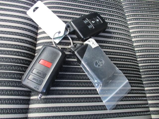 ノア Ｓｉ　ダブルバイビーＩＩＩ　４ＷＤ　セーフティセンス　純正エンジンスターター　寒冷地仕様　ワンオーナー　両側パワースライドドア　最終モデル（32枚目）