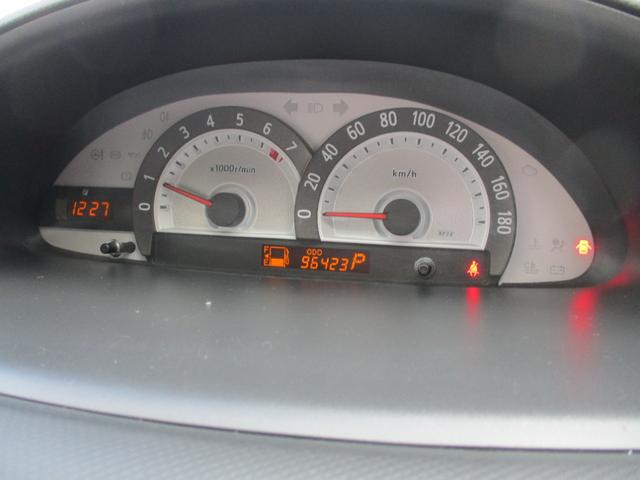 シエンタ ＤＩＣＥ　４ＷＤ　ワンオーナー　両側スライドドア　ＨＩＤライト　メモリーナビ　キーレス　１４インチアルミ（2枚目）