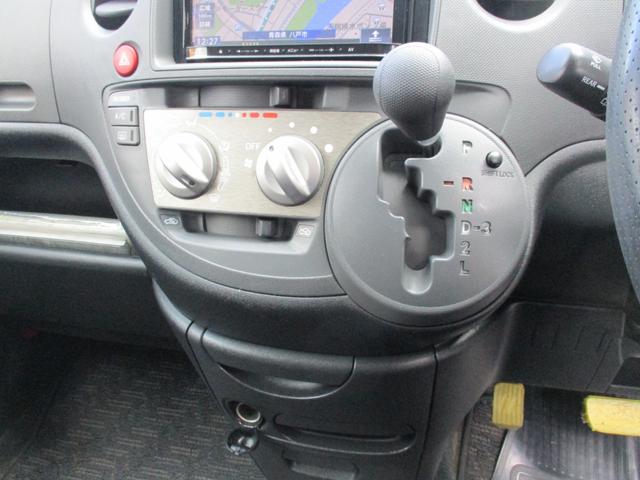 シエンタ ＤＩＣＥ　４ＷＤ　ワンオーナー　両側スライドドア　ＨＩＤライト　メモリーナビ　キーレス　１４インチアルミ（4枚目）