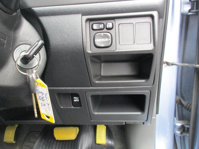 シエンタ ＤＩＣＥ　４ＷＤ　ワンオーナー　両側スライドドア　ＨＩＤライト　メモリーナビ　キーレス　１４インチアルミ（6枚目）