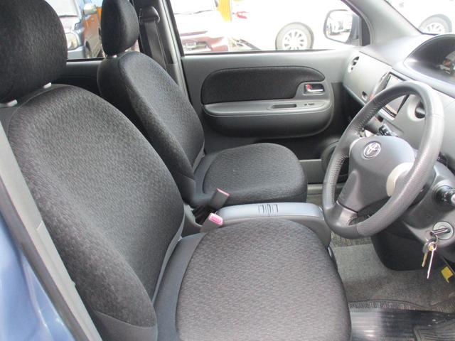 シエンタ ＤＩＣＥ　４ＷＤ　ワンオーナー　両側スライドドア　ＨＩＤライト　メモリーナビ　キーレス　１４インチアルミ（8枚目）