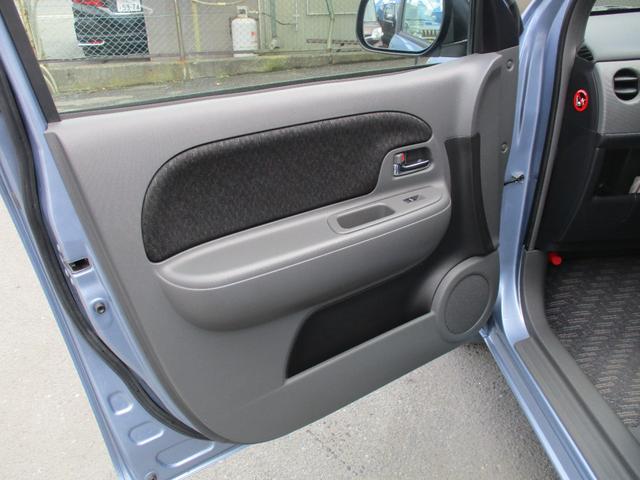 シエンタ ＤＩＣＥ　４ＷＤ　ワンオーナー　両側スライドドア　ＨＩＤライト　メモリーナビ　キーレス　１４インチアルミ（12枚目）