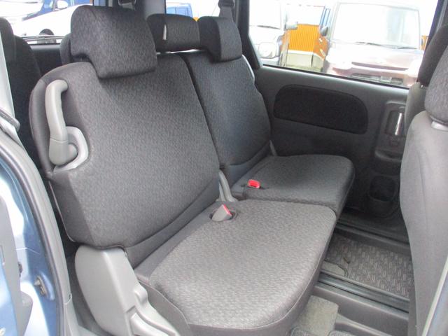 シエンタ ＤＩＣＥ　４ＷＤ　ワンオーナー　両側スライドドア　ＨＩＤライト　メモリーナビ　キーレス　１４インチアルミ（15枚目）