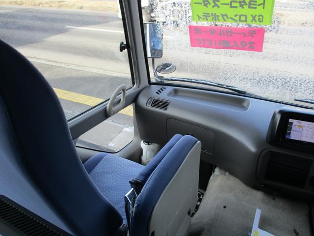 コースター ロングＧＸターボ　２９人乗り　自動スイングドア　オートエアコン　メモリーナビ　バックモニター　ＥＴＣ　モケットシート　冷蔵庫　ディーゼルターボ　純正メッキホイールカバー（6枚目）