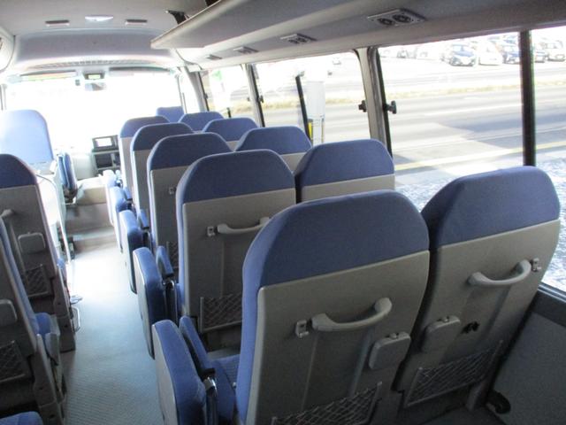 コースター ロングＧＸターボ　２９人乗り　自動スイングドア　オートエアコン　メモリーナビ　バックモニター　ＥＴＣ　モケットシート　冷蔵庫　ディーゼルターボ　純正メッキホイールカバー（10枚目）