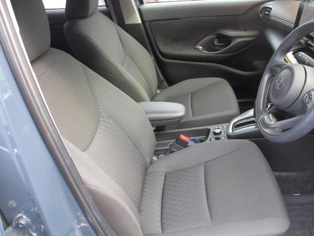 ヤリスクロス ハイブリッドＧ　４ＷＤ　ワンオーナー　セーフティセンス　ディスプレイオーディオ　シートヒーター　ステアヒーター　ＨＤＭＩ　ＥＴＣ２．０　前後ドライブレコーダー（8枚目）