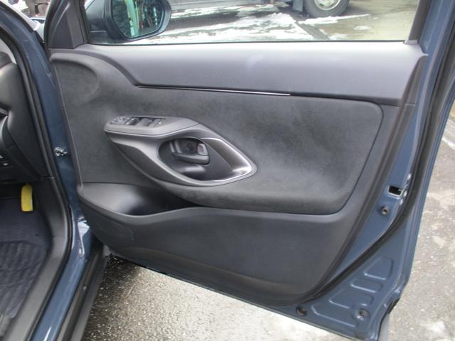 ヤリスクロス ハイブリッドＧ　４ＷＤ　ワンオーナー　セーフティセンス　ディスプレイオーディオ　シートヒーター　ステアヒーター　ＨＤＭＩ　ＥＴＣ２．０　前後ドライブレコーダー（9枚目）