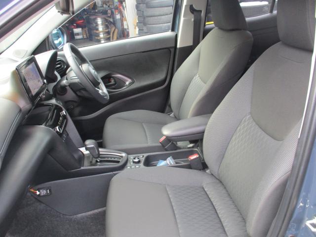 ヤリスクロス ハイブリッドＧ　４ＷＤ　ワンオーナー　セーフティセンス　ディスプレイオーディオ　シートヒーター　ステアヒーター　ＨＤＭＩ　ＥＴＣ２．０　前後ドライブレコーダー（12枚目）