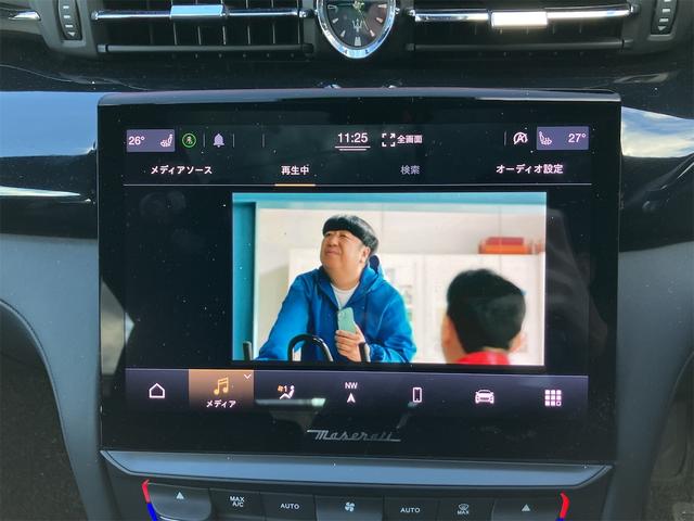 クアトロポルテ 　ドライブレコーダー　クリアランスソナー　ナビ　アルミホイール　オートライト　サンルーフ　ＡＴ　シートヒーター　アイドリングストップ　パワーシート　記録簿　ＥＳＣ　エアコン　パワーウィンドウ（6枚目）