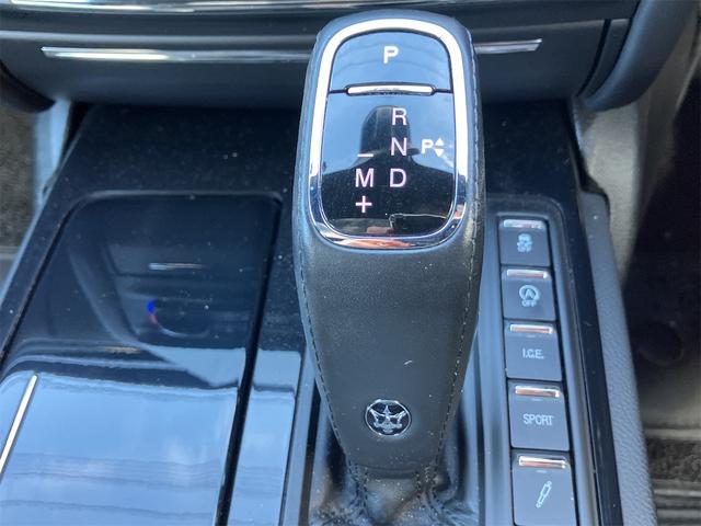 クアトロポルテ 　ドライブレコーダー　クリアランスソナー　ナビ　アルミホイール　オートライト　サンルーフ　ＡＴ　シートヒーター　アイドリングストップ　パワーシート　記録簿　ＥＳＣ　エアコン　パワーウィンドウ（8枚目）