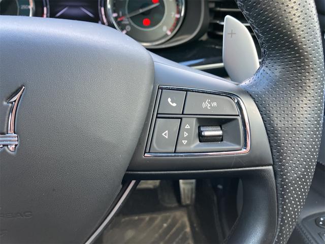 クアトロポルテ 　ドライブレコーダー　クリアランスソナー　ナビ　アルミホイール　オートライト　サンルーフ　ＡＴ　シートヒーター　アイドリングストップ　パワーシート　記録簿　ＥＳＣ　エアコン　パワーウィンドウ（10枚目）