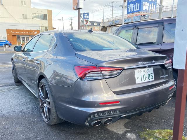 クアトロポルテ 　ドライブレコーダー　クリアランスソナー　ナビ　アルミホイール　オートライト　サンルーフ　ＡＴ　シートヒーター　アイドリングストップ　パワーシート　記録簿　ＥＳＣ　エアコン　パワーウィンドウ（14枚目）