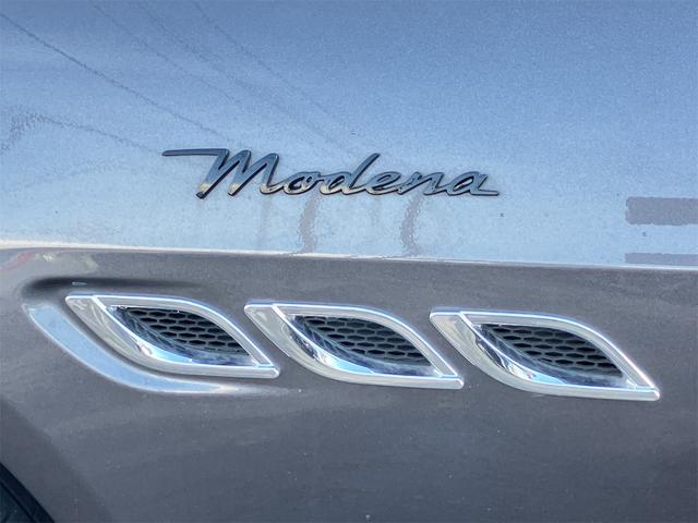 クアトロポルテ 　ドライブレコーダー　クリアランスソナー　ナビ　アルミホイール　オートライト　サンルーフ　ＡＴ　シートヒーター　アイドリングストップ　パワーシート　記録簿　ＥＳＣ　エアコン　パワーウィンドウ（17枚目）