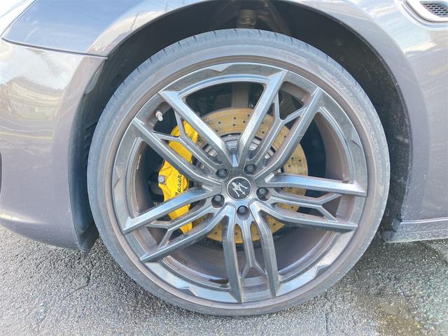 クアトロポルテ 　ドライブレコーダー　クリアランスソナー　ナビ　アルミホイール　オートライト　サンルーフ　ＡＴ　シートヒーター　アイドリングストップ　パワーシート　記録簿　ＥＳＣ　エアコン　パワーウィンドウ（20枚目）