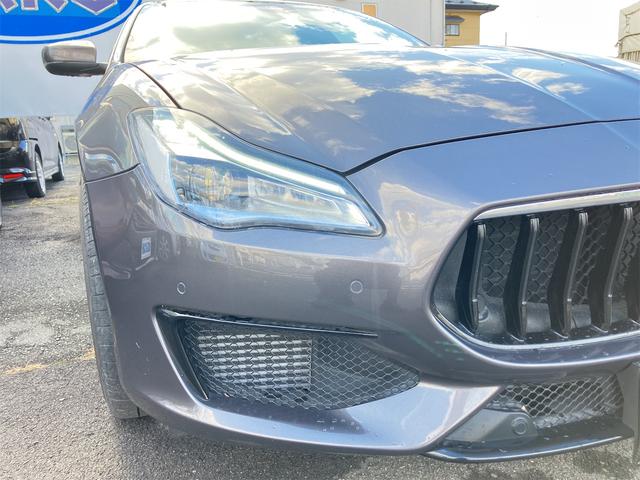 クアトロポルテ 　ドライブレコーダー　クリアランスソナー　ナビ　アルミホイール　オートライト　サンルーフ　ＡＴ　シートヒーター　アイドリングストップ　パワーシート　記録簿　ＥＳＣ　エアコン　パワーウィンドウ（22枚目）