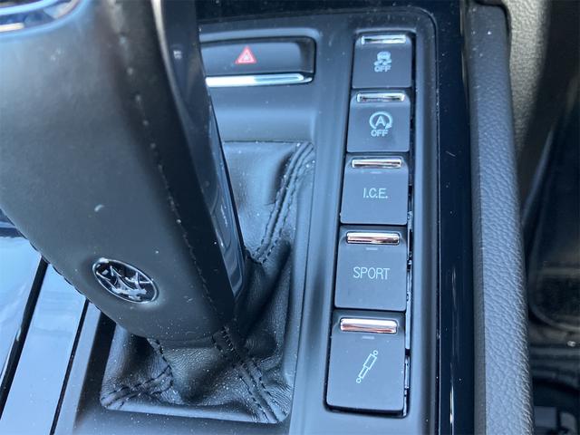 クアトロポルテ 　ドライブレコーダー　クリアランスソナー　ナビ　アルミホイール　オートライト　サンルーフ　ＡＴ　シートヒーター　アイドリングストップ　パワーシート　記録簿　ＥＳＣ　エアコン　パワーウィンドウ（25枚目）