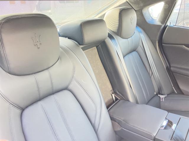 クアトロポルテ 　ドライブレコーダー　クリアランスソナー　ナビ　アルミホイール　オートライト　サンルーフ　ＡＴ　シートヒーター　アイドリングストップ　パワーシート　記録簿　ＥＳＣ　エアコン　パワーウィンドウ（46枚目）