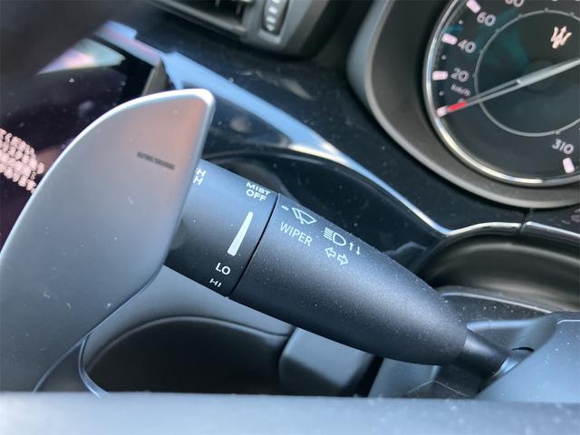 クアトロポルテ 　ドライブレコーダー　クリアランスソナー　ナビ　アルミホイール　オートライト　サンルーフ　ＡＴ　シートヒーター　アイドリングストップ　パワーシート　記録簿　ＥＳＣ　エアコン　パワーウィンドウ（57枚目）