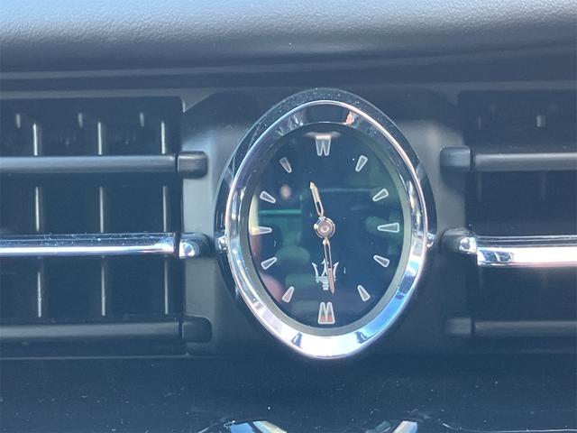 クアトロポルテ 　ドライブレコーダー　クリアランスソナー　ナビ　アルミホイール　オートライト　サンルーフ　ＡＴ　シートヒーター　アイドリングストップ　パワーシート　記録簿　ＥＳＣ　エアコン　パワーウィンドウ（70枚目）