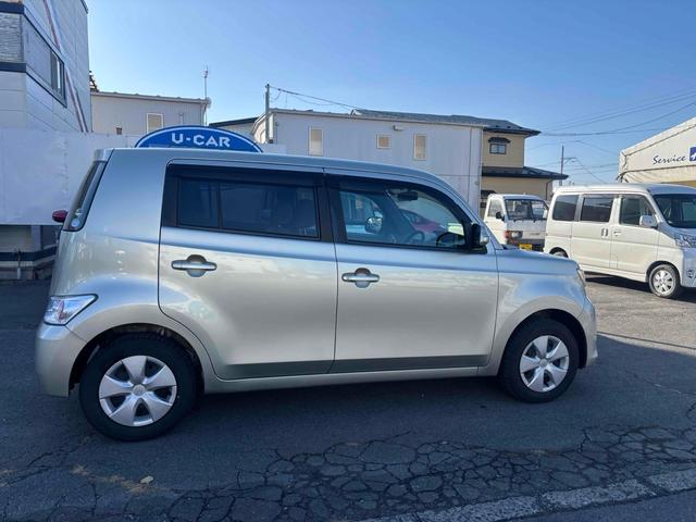 ｂＢ Ｓ　ＥＴＣ　ＴＶ　キーレスエントリー　電動格納ミラー　ＡＴ　衝突安全ボディ　ベンチシート　ＡＢＳ　ミュージックプレイヤー接続可　エアコン　パワーステアリング　パワーウィンドウ　運転席エアバッグ（10枚目）