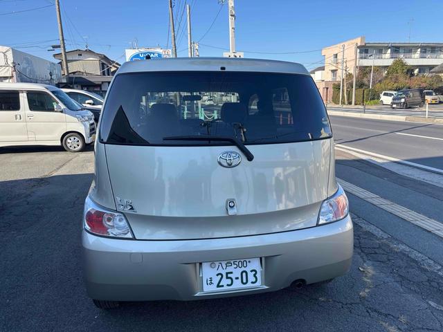 ｂＢ Ｓ　ＥＴＣ　ＴＶ　キーレスエントリー　電動格納ミラー　ＡＴ　衝突安全ボディ　ベンチシート　ＡＢＳ　ミュージックプレイヤー接続可　エアコン　パワーステアリング　パワーウィンドウ　運転席エアバッグ（12枚目）