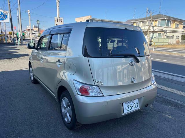 ｂＢ Ｓ　ＥＴＣ　ＴＶ　キーレスエントリー　電動格納ミラー　ＡＴ　衝突安全ボディ　ベンチシート　ＡＢＳ　ミュージックプレイヤー接続可　エアコン　パワーステアリング　パワーウィンドウ　運転席エアバッグ（13枚目）