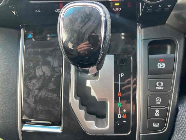アルファード ２．５Ｓ　４ＷＤ　ＥＴＣ　バックカメラ　ナビ　ＴＶ　クリアランスソナー　オートクルーズコントロール　レーンアシスト　衝突被害軽減システム　両側電動スライドドア　オートマチックハイビーム　オートライト（6枚目）