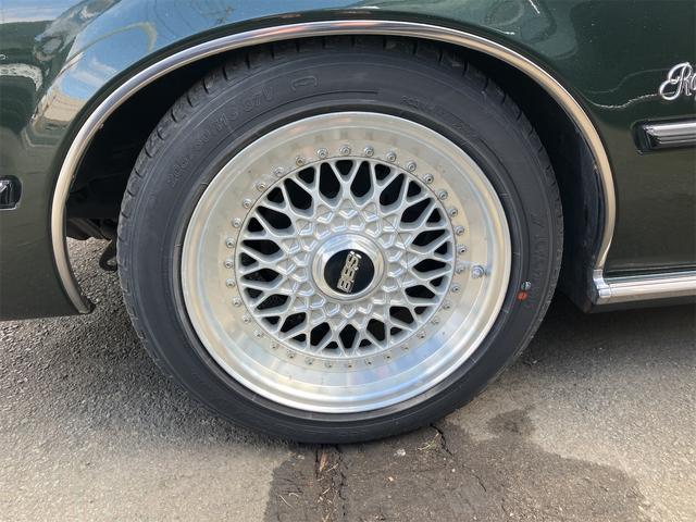 クラウン ロイヤルサルーン　クリアランスソナー　アルミホイール　サンルーフ　ＡＴ　ベンチシート　ナビ　ワンセグ　ＣＤ　オートライト（14枚目）