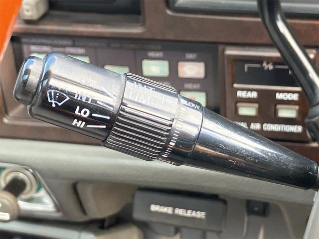 クラウン ロイヤルサルーン　クリアランスソナー　アルミホイール　サンルーフ　ＡＴ　ベンチシート　ナビ　ワンセグ　ＣＤ　オートライト（27枚目）