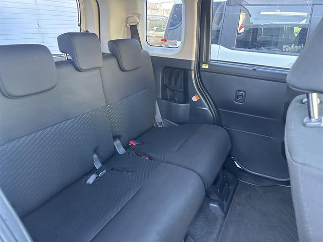 ルーミー Ｘ　Ｓ　４ＷＤ　両側スライド・片側電動　クリアランスソナー　衝突被害軽減システム　オートマチックハイビーム　オートライト　スマートキー　アイドリングストップ　ウォークスルー　ＣＶＴ　盗難防止システム（7枚目）