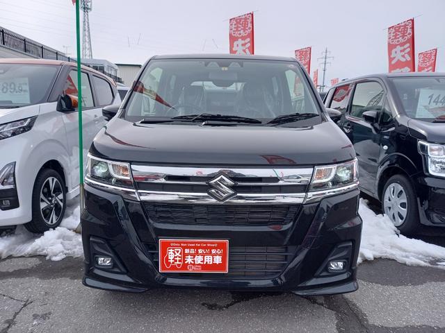 ワゴンＲカスタムＺ ハイブリッドＺＸ　４ＷＤ　ＣＶＴ　アイドリングストップ　衝突軽減回避システム　誤発進抑制機能　横滑り防止抑制機能　シートヒーター　ＵＳＢポートアルミホイール（3枚目）