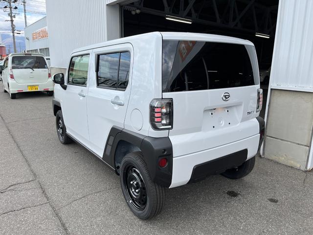 タフト Ｘ　ＣＶＴ　４ＷＤ　プッシュスタート　アイドリングストップ　ブレーキホールド機能　衝突被害軽減ブレーキ　誤発進抑制機能　横滑り防止装置（8枚目）