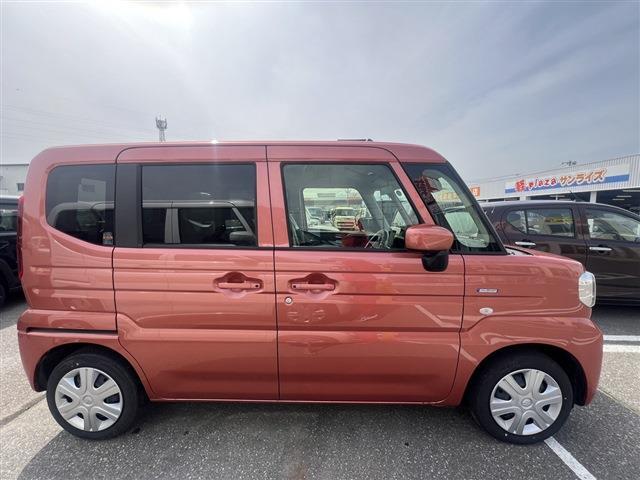 スペーシア ハイブリッドＸ　スマートキー　プッシュスタート　運転席助手席シートヒーター　リア両側パワースライドドア　ステアリングリモコン　クルーズコントロール　障害物センサー　衝突被害軽減ブレーキ（7枚目）