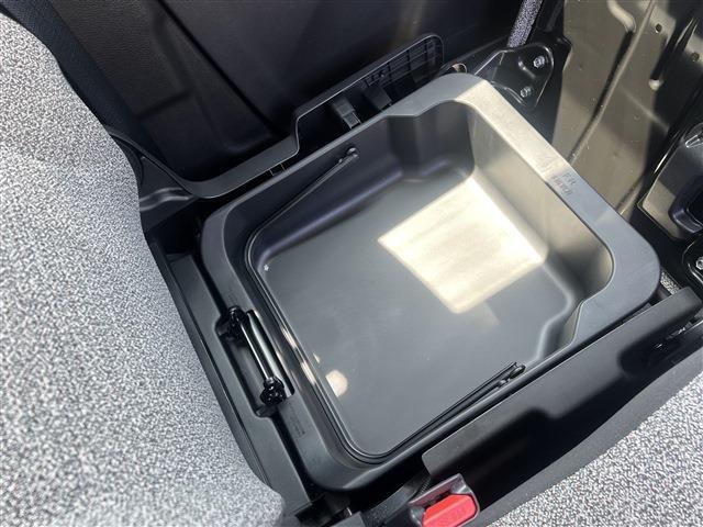 スペーシア ハイブリッドＸ　４ＷＤ　スマートキー　プッシュスタート　運転席助手席シートヒーター　ステアリングリモコン　リア両側パワースライドドア　サーキュレーター（44枚目）