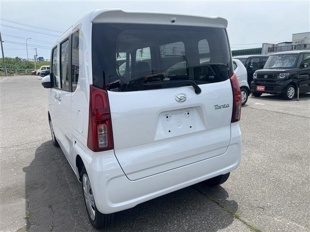 タント 　４ＷＤ　スマートキー　プッシュスタート　運転席助手席シートヒーター　衝突被害軽減ブレーキ　パーキングセンサー　ＣＤオーディオ（11枚目）