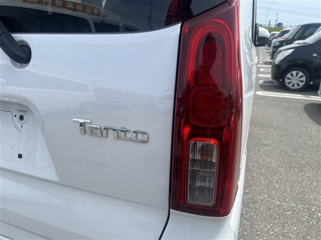 タント 　４ＷＤ　スマートキー　プッシュスタート　運転席助手席シートヒーター　衝突被害軽減ブレーキ　パーキングセンサー　ＣＤオーディオ（13枚目）