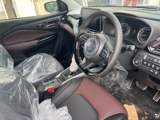 フロンクス ベースグレード　４ＷＤ　全周囲カメラ　クリアランスソナー　オートクルーズコントロール　レーンアシスト　衝突被害軽減システム　ナビ　オートライト　ＬＥＤヘッドランプ　アルミホイール　スマートキー　アイドリングストップ（12枚目）