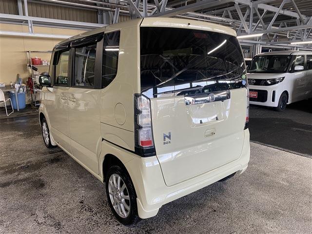 Ｎ－ＢＯＸ Ｇ・Ｌパッケージ　４ＷＤ　エアコン　パワーステアリング　パワーウィンドウ　盗難防止システム　衝突安全ボディ　キーレスエントリー　スマートキー　アイドリングストップ（13枚目）