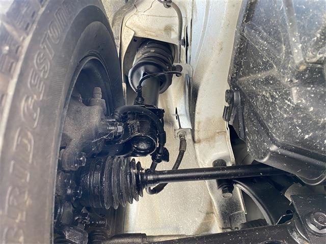 アルト 　４ＷＤ　エアコン	パワーステアリング	パワーウィンドウ　盗難防止システム	衝突安全ボディ	衝突被害軽減システム　キーレスエントリー　クリアランスソナー（9枚目）