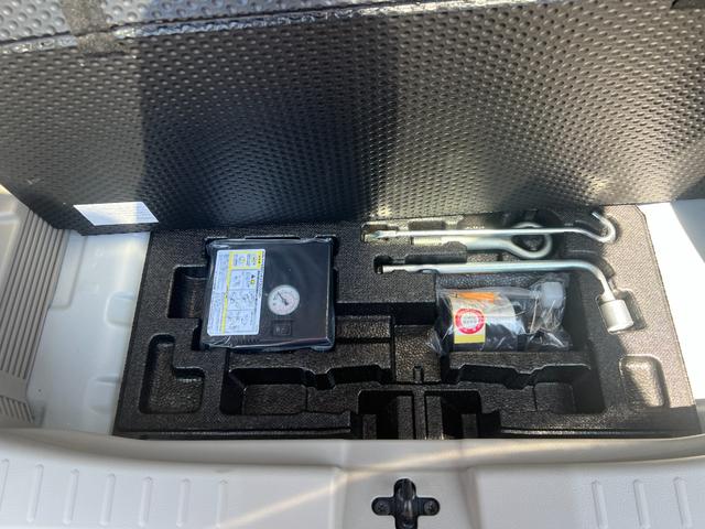 デイズ 　４ＷＤ　エアコン　パワーステアリング　パワーウィンドウ　盗難防止システム　衝突安全ボディ　衝突被害軽減システム　アイドリングストップ（25枚目）