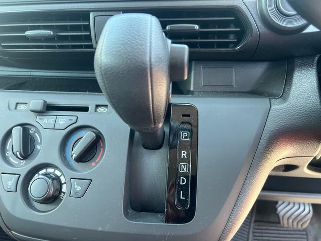デイズ 　４ＷＤ　エアコン　パワーステアリング　パワーウィンドウ　盗難防止システム　衝突安全ボディ　衝突被害軽減システム　アイドリングストップ（43枚目）