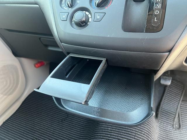 デイズ 　４ＷＤ　エアコン　パワーステアリング　パワーウィンドウ　盗難防止システム　衝突安全ボディ　衝突被害軽減システム　アイドリングストップ（44枚目）