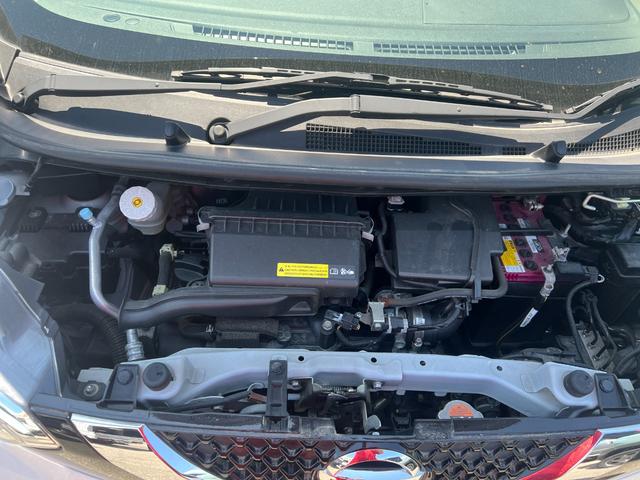 デイズ 　４ＷＤ　エアコン　パワーステアリング　パワーウィンドウ　盗難防止システム　衝突安全ボディ　衝突被害軽減システム　アイドリングストップ（59枚目）