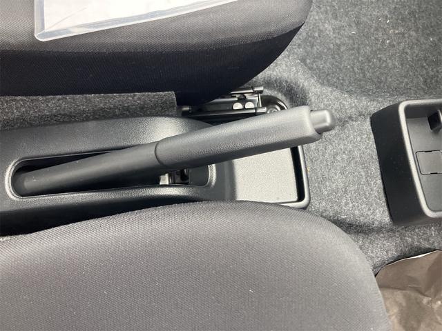 ミライース Ｌ　４ＷＤ　届け出済み未使用車　オートライト　キーレスエントリー　アイドリングストップ　ＣＶＴ　盗難防止システム　ＡＢＳ　ＥＳＣ　衝突安全ボディ　エアコン　パワーステアリング　パワーウィンドウ（9枚目）