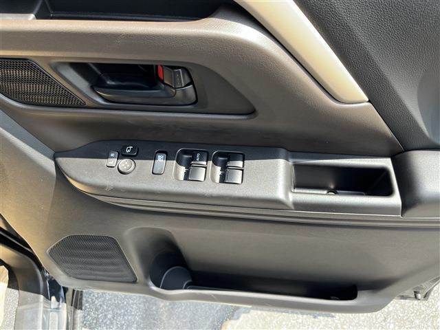 スペーシア ハイブリッドＧ　プッシュスタートボタン　衝突被害軽減ブレーキ　障害物センサー　アイドリングストップ　ステアリングリモコン　オートエアコン（16枚目）