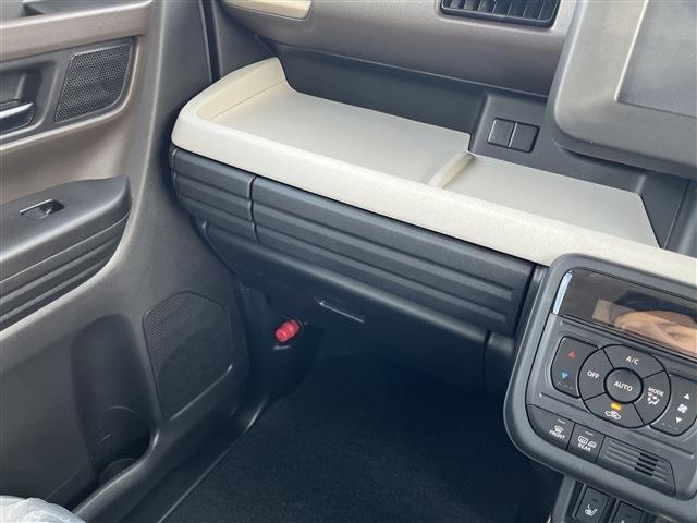 スペーシア ハイブリッドＧ　プッシュスタートボタン　衝突被害軽減ブレーキ　障害物センサー　アイドリングストップ　ステアリングリモコン　オートエアコン（19枚目）