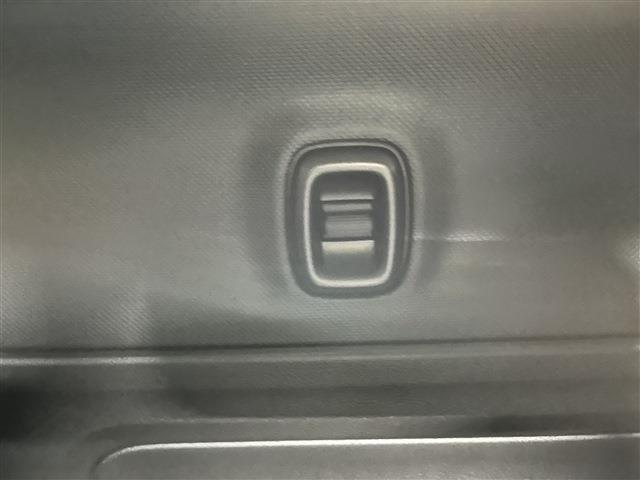 スペーシアカスタム ハイブリッドＸＳ　４ＷＤ　プッシュスタート　リア両側パワースライドドア　サーキュレーター　運転席助手席シートヒーター　ステアリングリモコン　クルーズコントロール（29枚目）