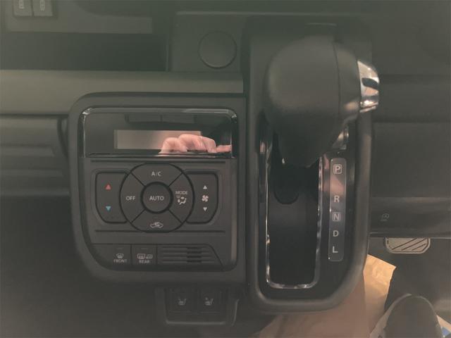 必ず使用するシフトレバー。確りと確認したいですね。